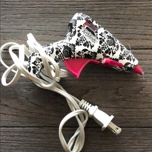 Mini hot glue gun
